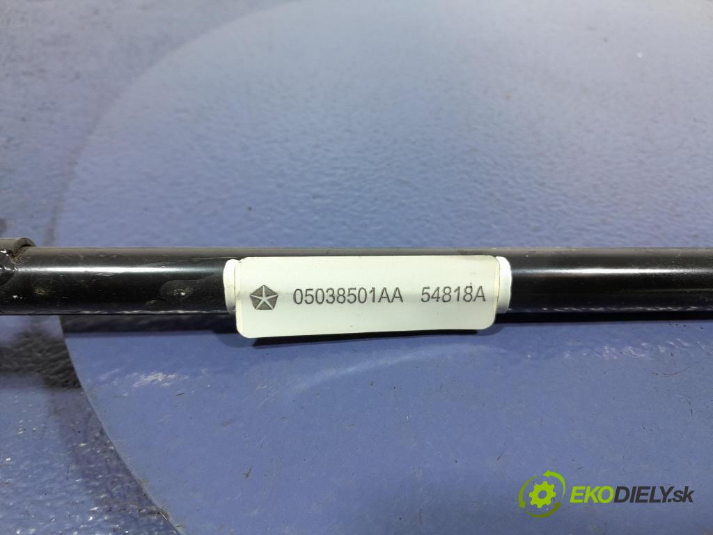 Dodge Challenger 2016 rúrka Chladič: 05038501AA