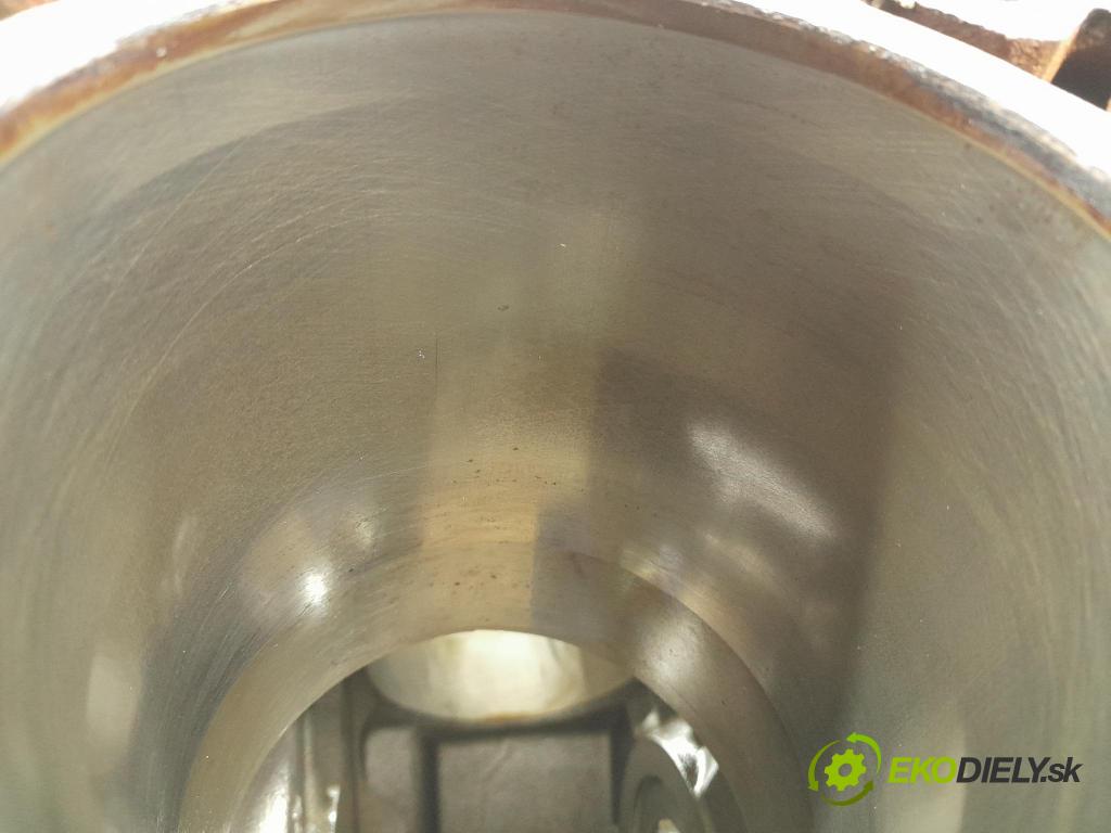 Dodge Challenger 2016 Blok Motor: 53021318DL