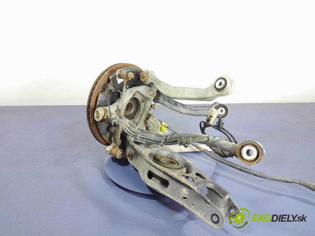 Dodge Challenger 2016 náboj ľavá 01