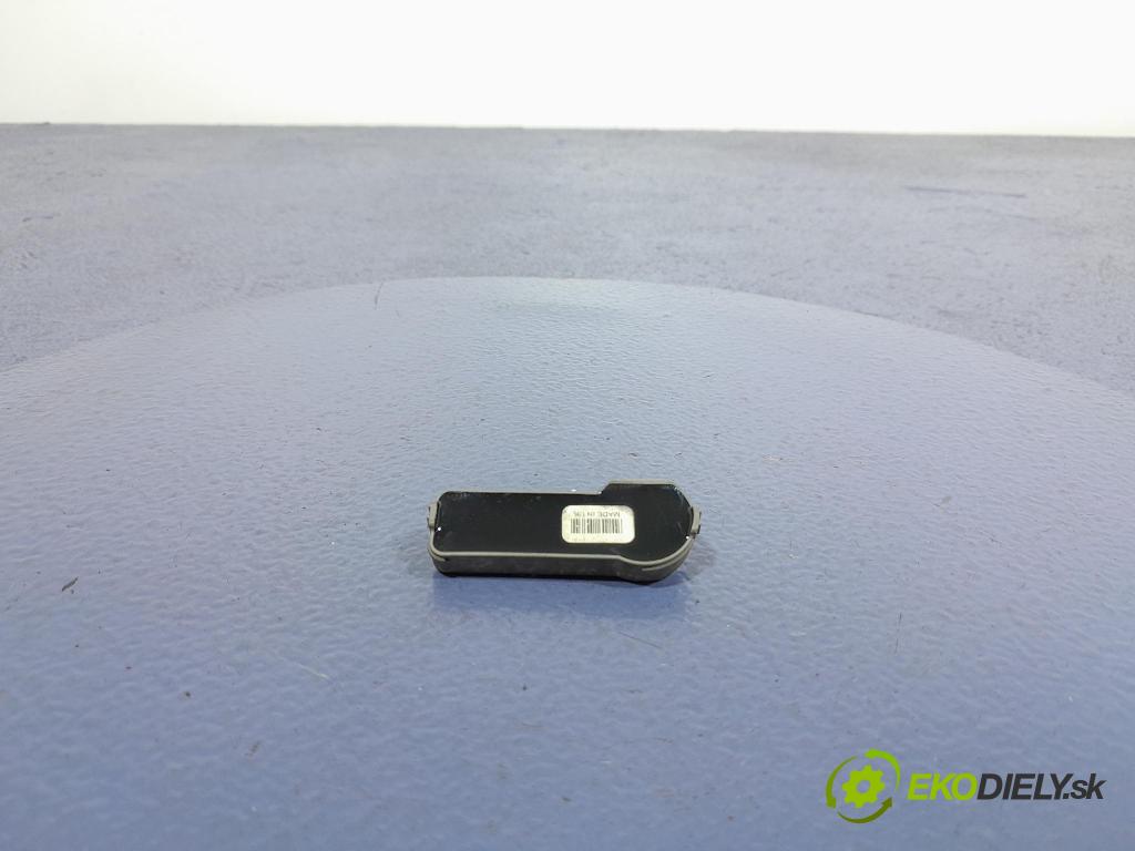 Dodge Challenger 2016 snímač Tlak Pneumatiky: 68241067AB