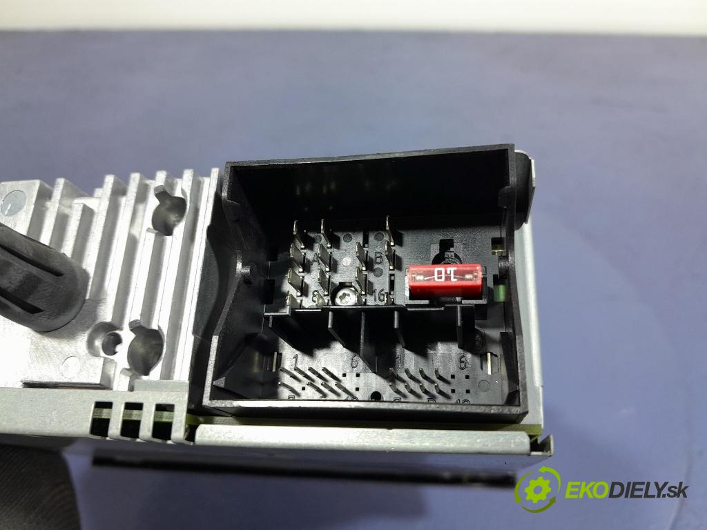 Peugeot 307 2007 Radio I Navigácia: 7645038393