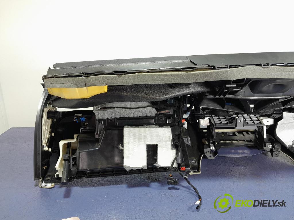 Bmw Seria 7 2019 kokpit,přistrojova deska 01