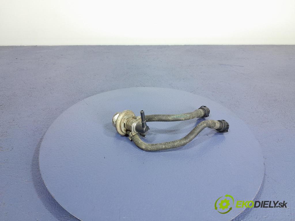 Bmw Seria 7 2019 vstřikovač 8579894