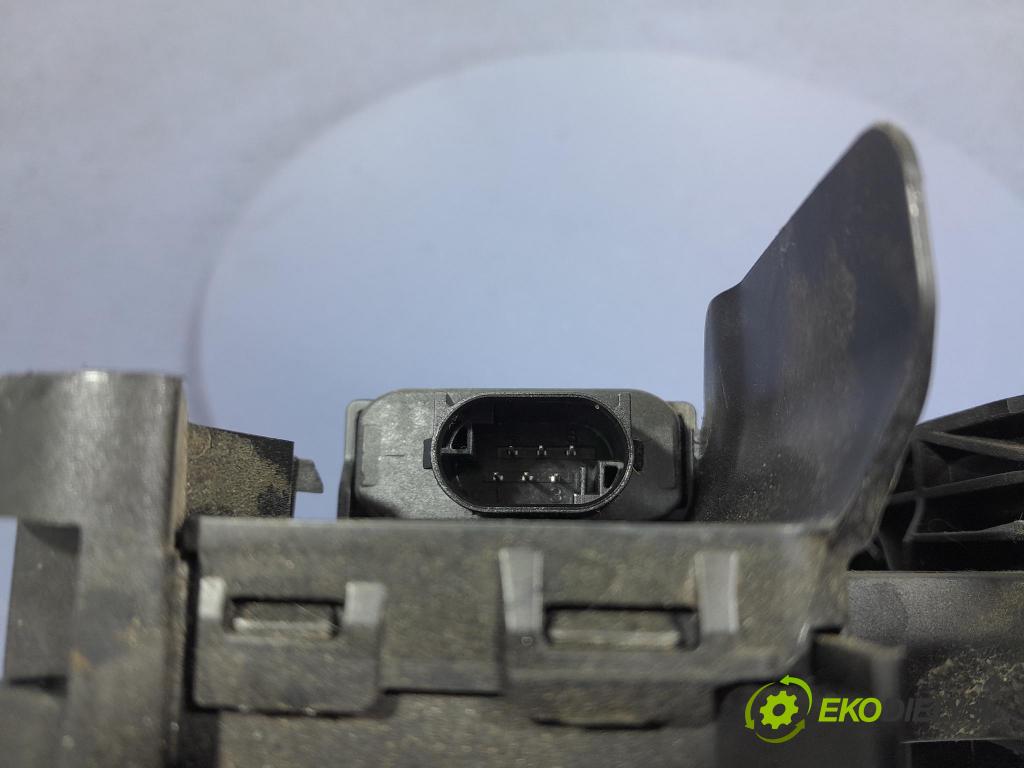 Bmw Seria 7 2019 pedal Plyn: 6871053