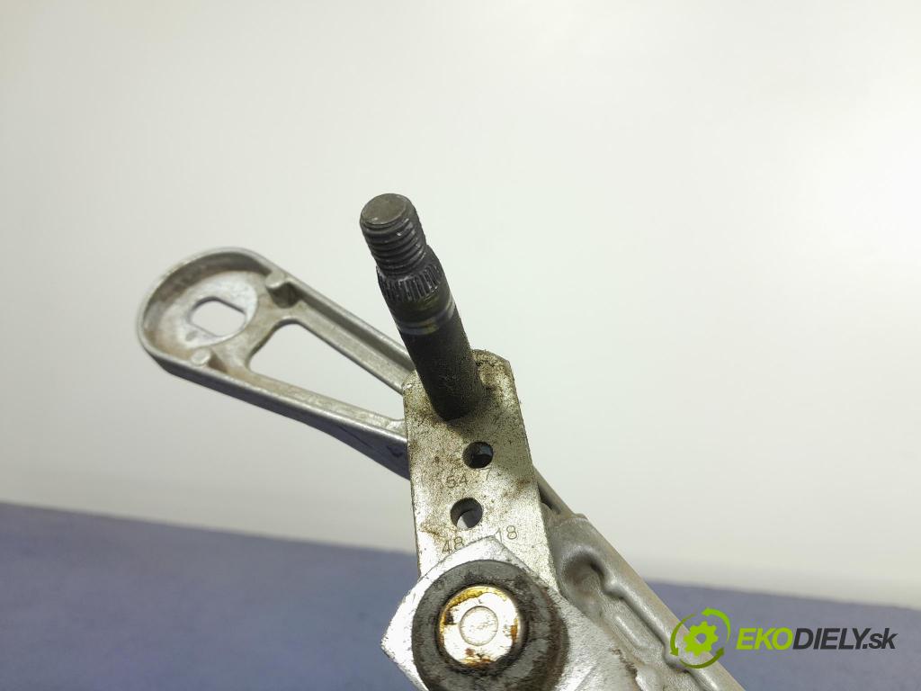 Bmw Seria 7 2019 mechanizmus motor: Stierače: Predné 01