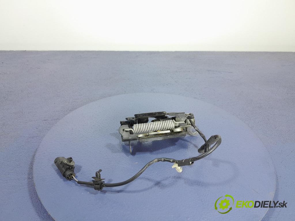 Bmw Seria 7 2019 zámek masky: 7347404