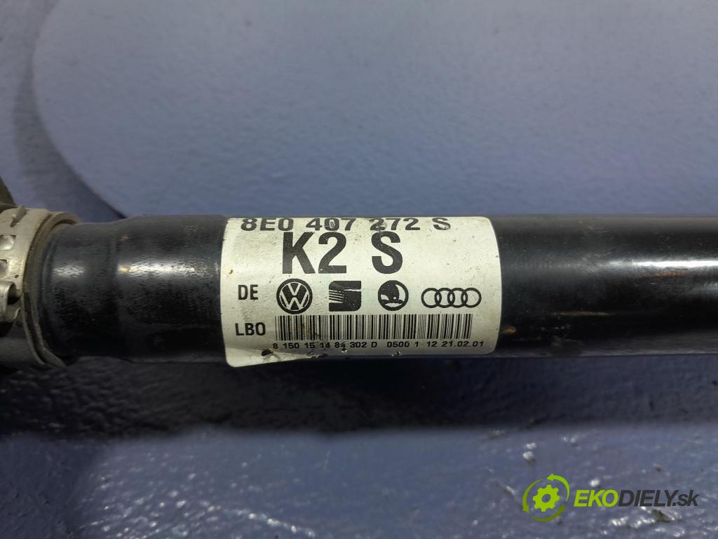 Audi A4 2001 poloos Prava: Predné 8E0407272S