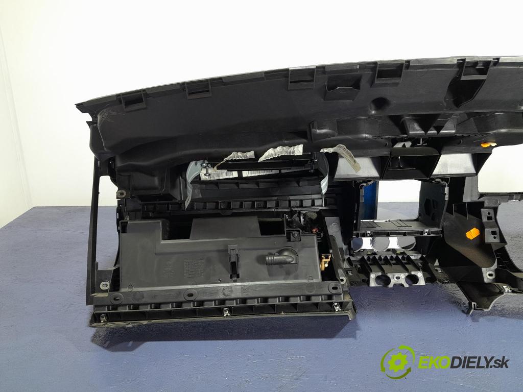 Vw Eos 2008 kokpit,přistrojova deska 01