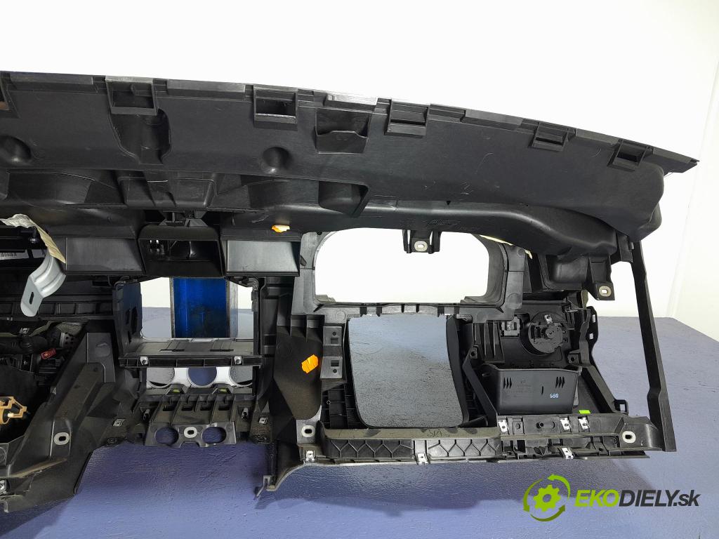 Vw Eos 2008 kokpit,přistrojova deska 01