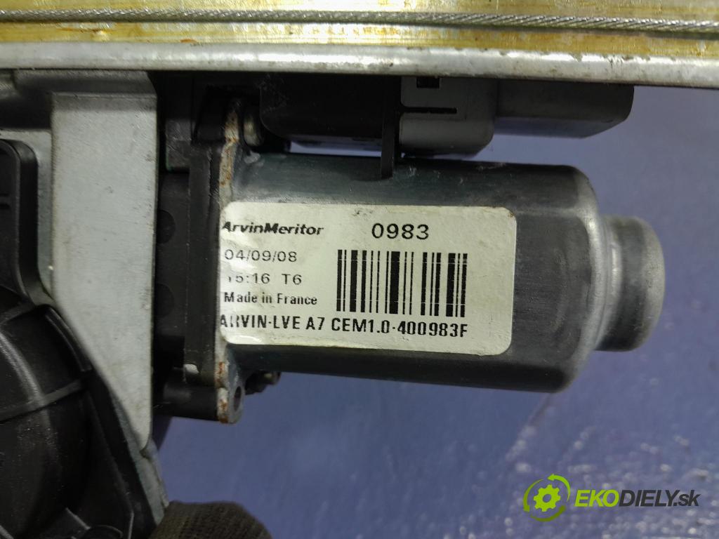 Peugeot Expert 2008 mechanizmus okna Okná: Predné v pravo: 440778F
