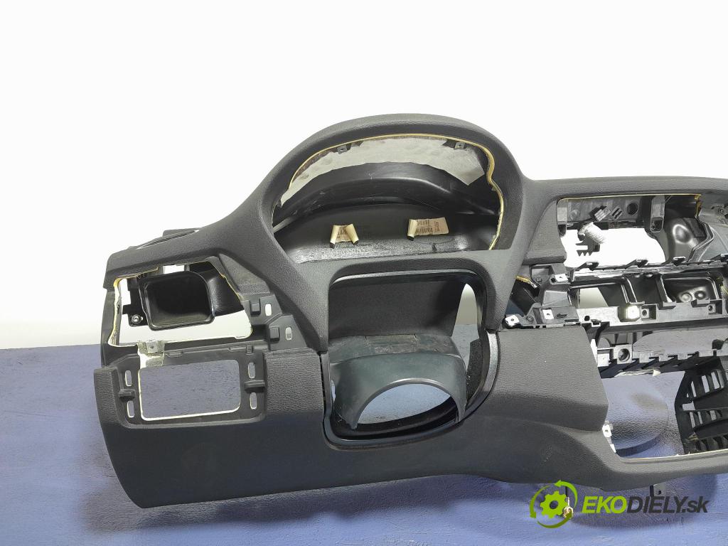 Bmw X5 2013 kokpit,přistrojova deska 01