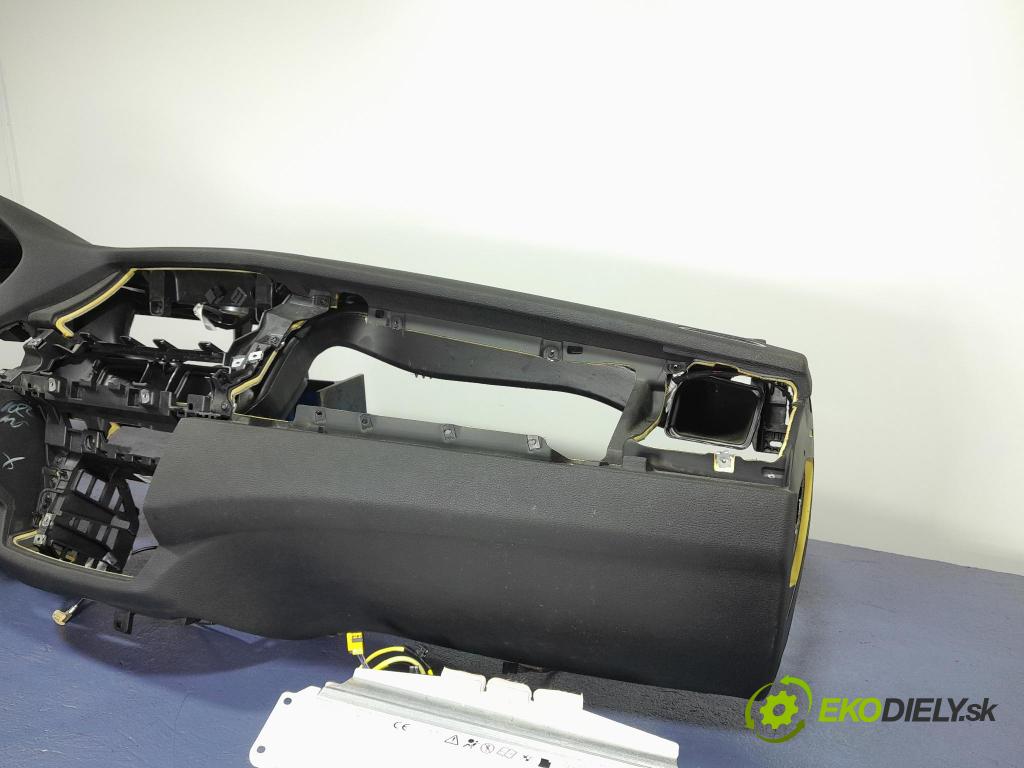 Bmw X5 2013 kokpit,přistrojova deska 01