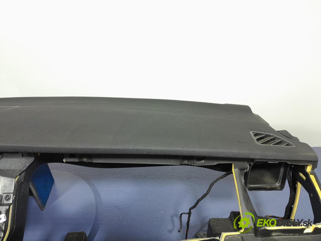 Bmw X5 2013 kokpit,přistrojova deska 01