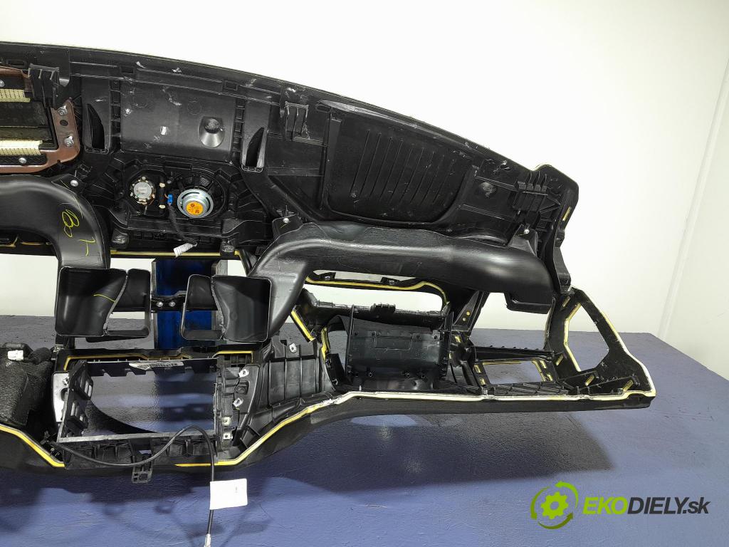 Bmw X5 2013 kokpit,přistrojova deska 01