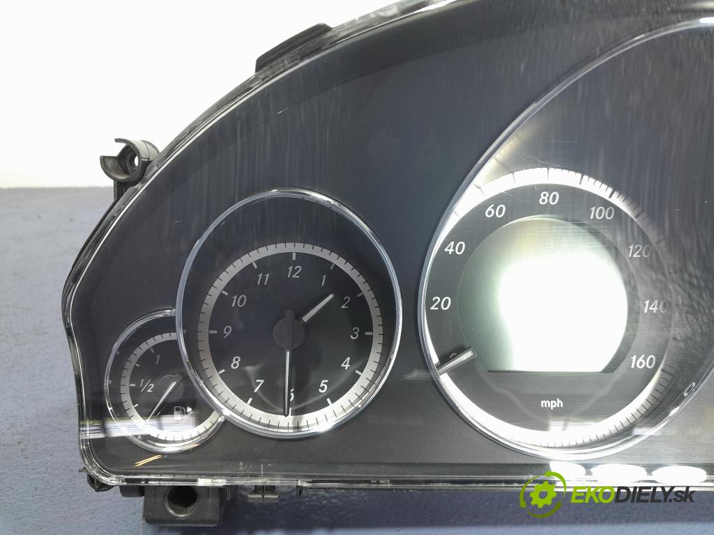 Mercedes E-klasa 2010 Přístrojová deska A2129003009