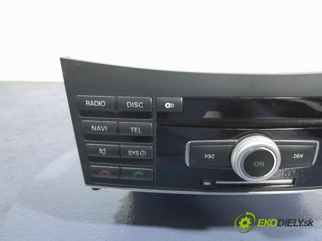 Mercedes E-klasa 2010 Radio I Navigácia: A2129008609
