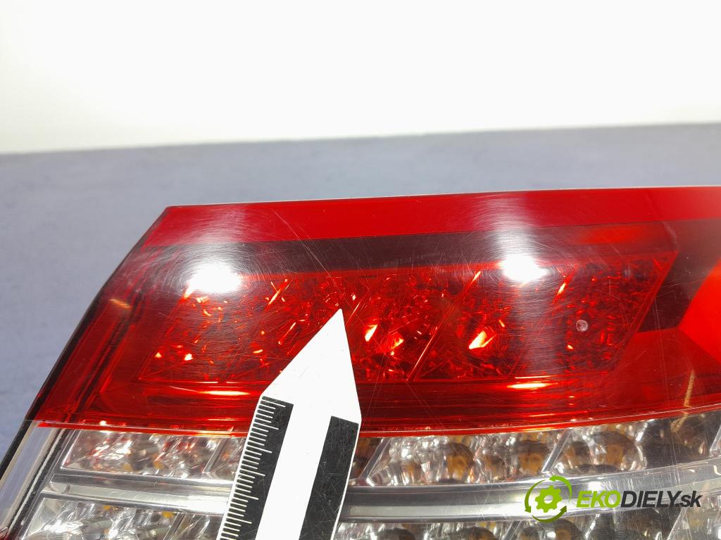 Mercedes E-klasa 2010 světlo Zad: Práva: Mimo: