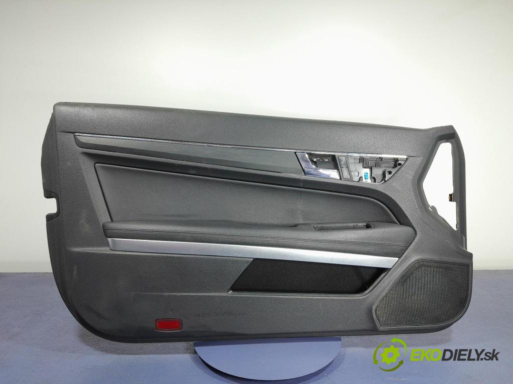 Mercedes E-klasa 2010 Čalounictví: dvere Predné ľavá 01