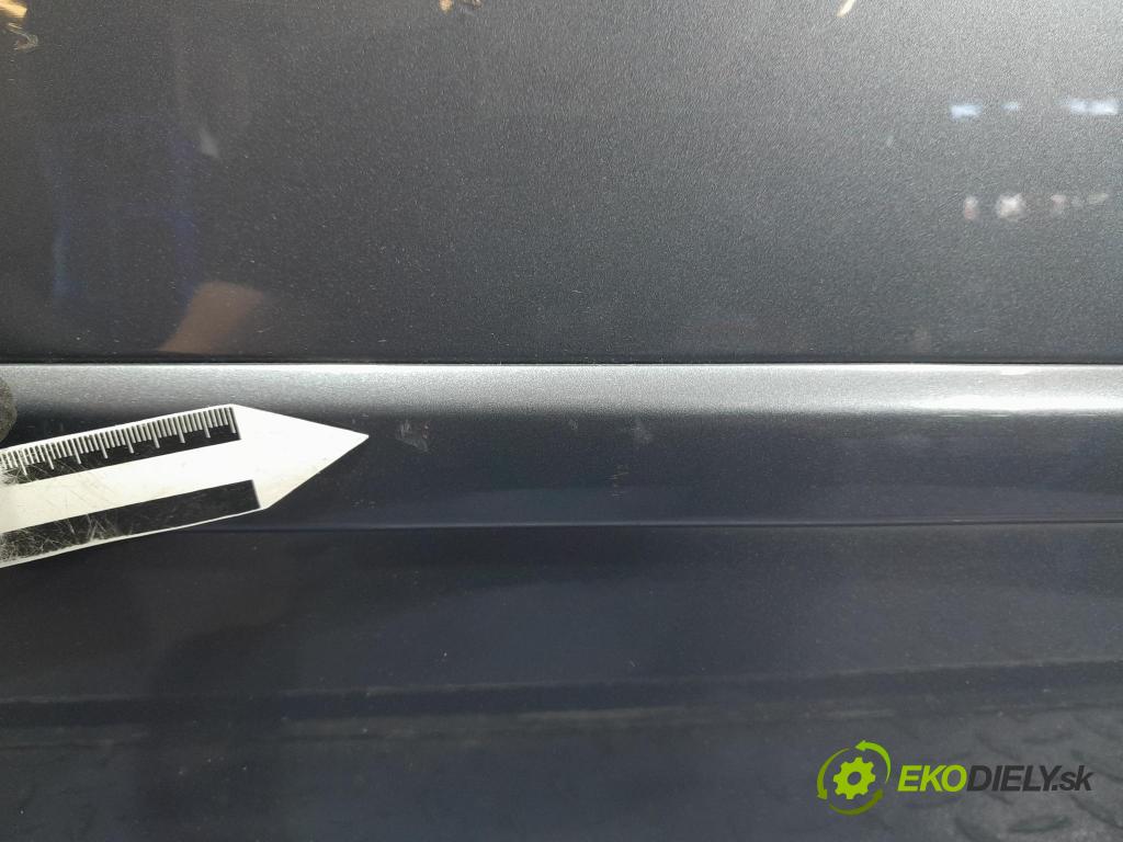 Audi A4 2001 dvere Predné pravé 01
