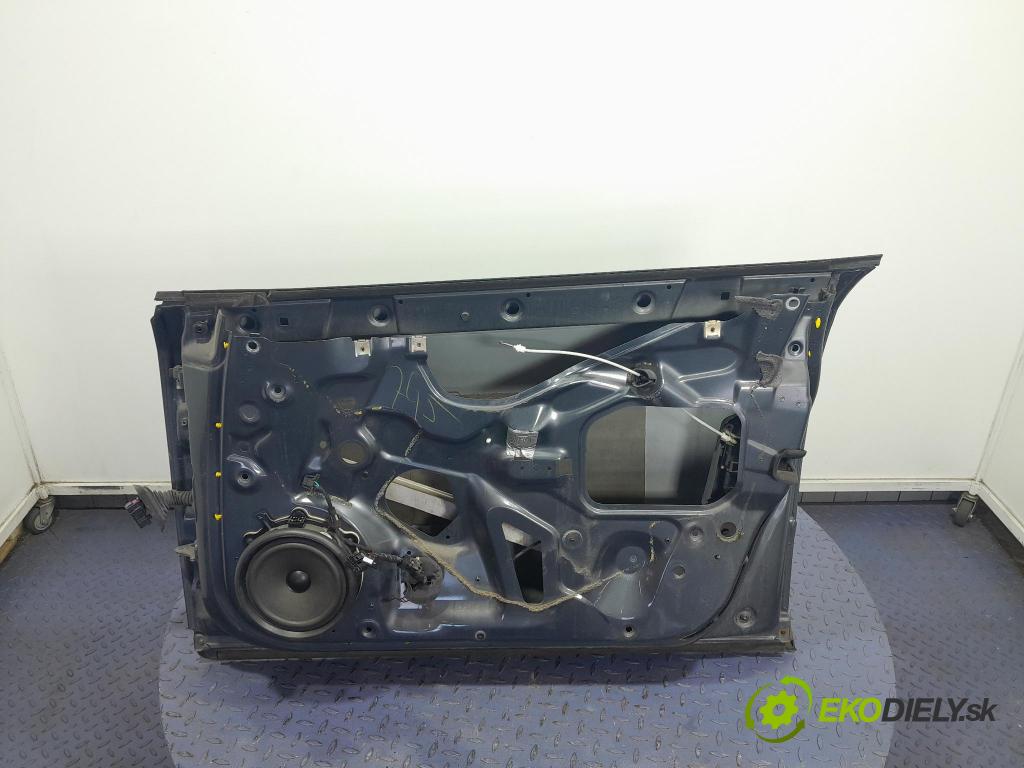 Audi A4 2001 dvere Predné pravé 01