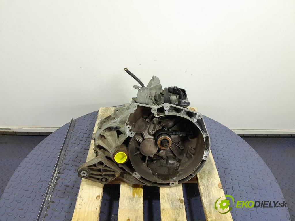 Volvo V40 2015 prevodovka Manualna 1285228 CV6R7002