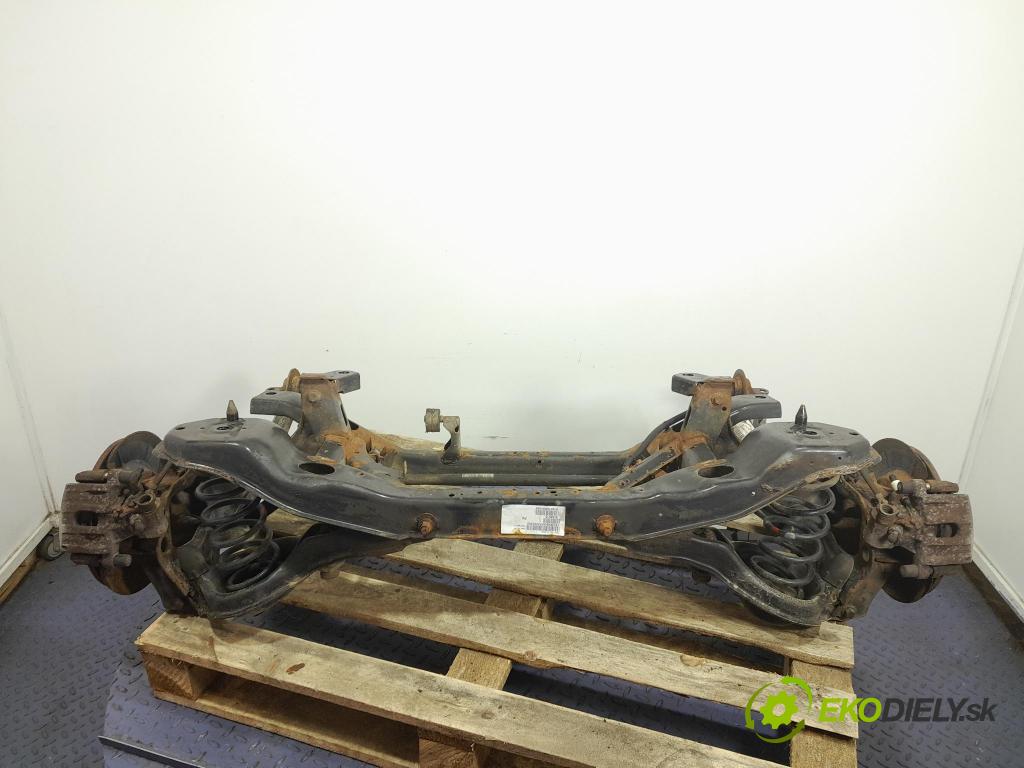 Volvo V40 2015 výztuha Pozastavenia: Zad: