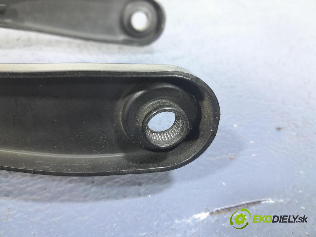 Volvo V40 2015 Rameno: Stierače: Predné 31276060