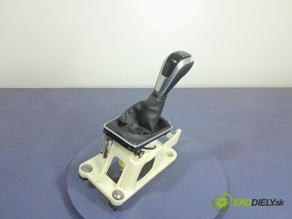 Volvo V40 2015 Páka: Zmeny: