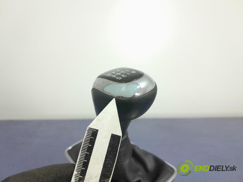 Volvo V40 2015 Páka: Zmeny: