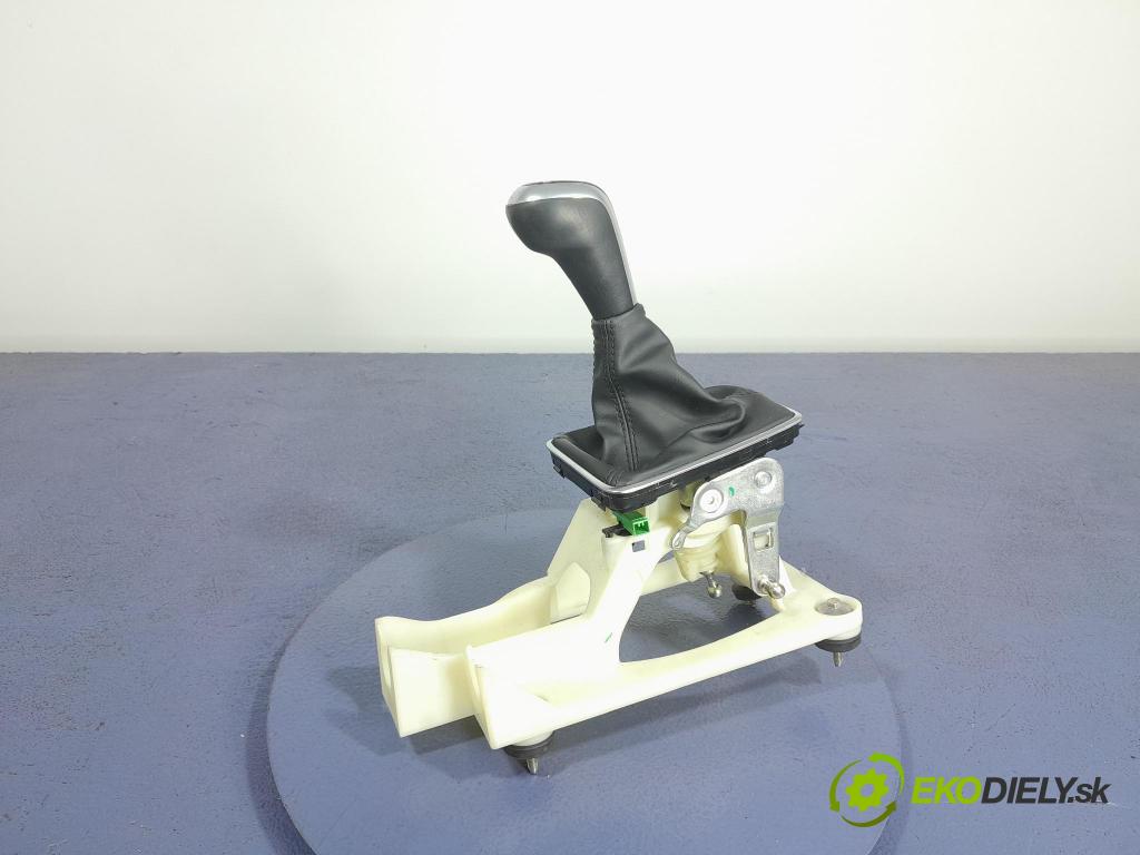 Volvo V40 2015 Páka: Zmeny: