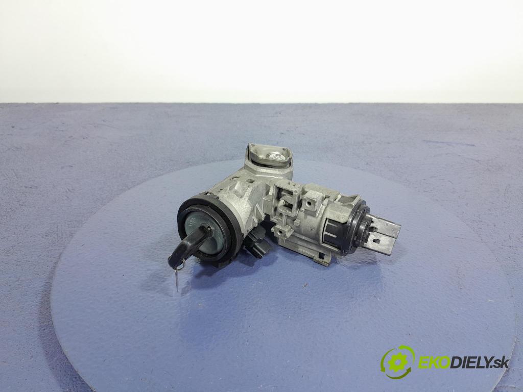 Mazda 2 2010 Spínač zapaľovania: K7400