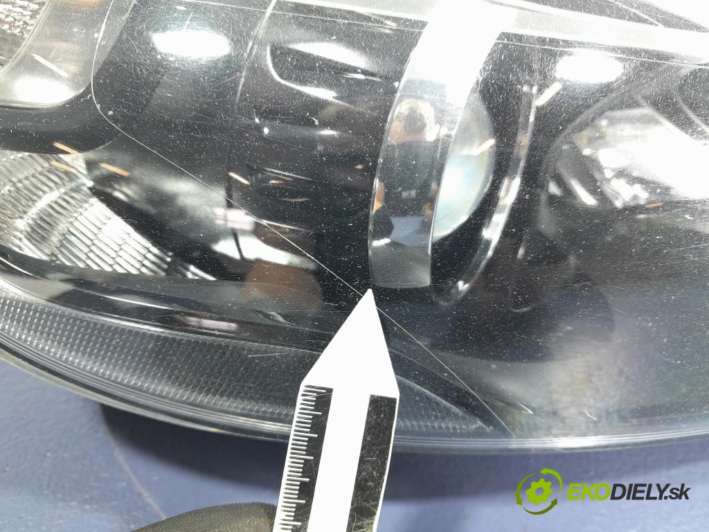 Volvo V40 2015 Reflektor: v pravo: 31420008