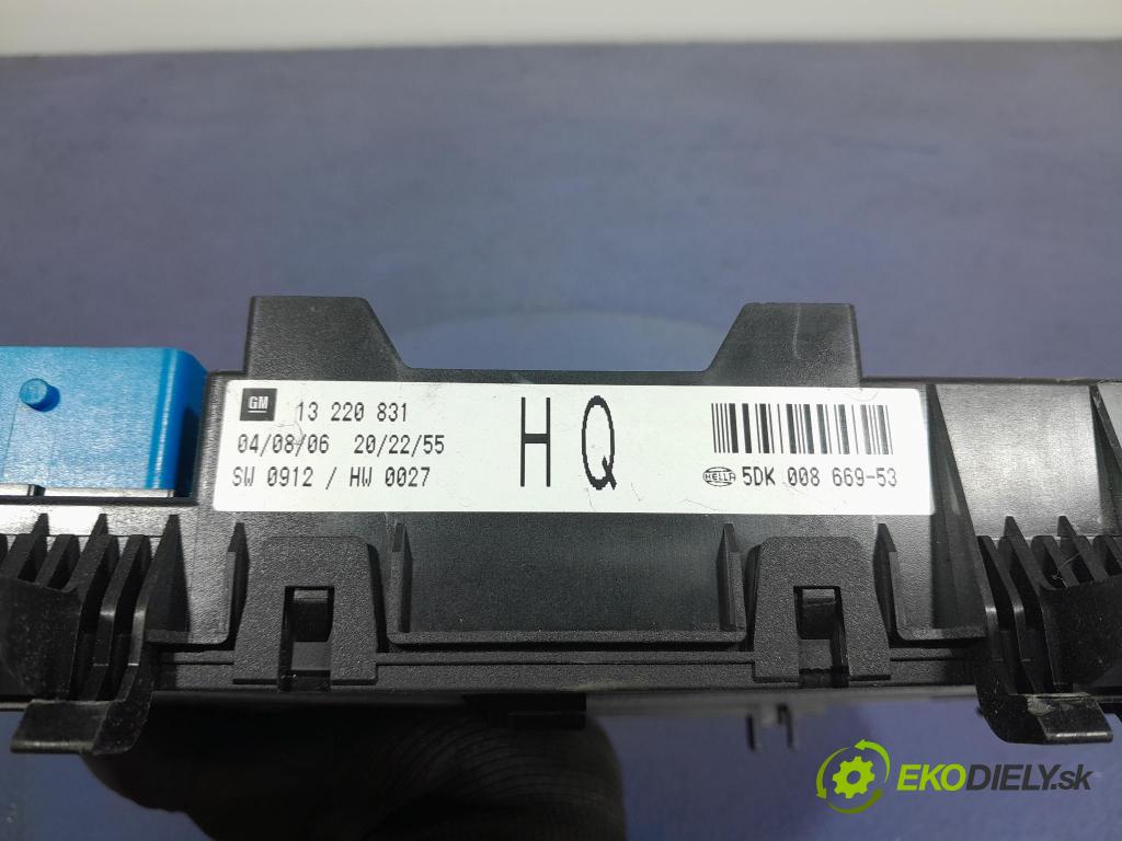 Opel Zafira 2006 skrinka Poistky: 13220831