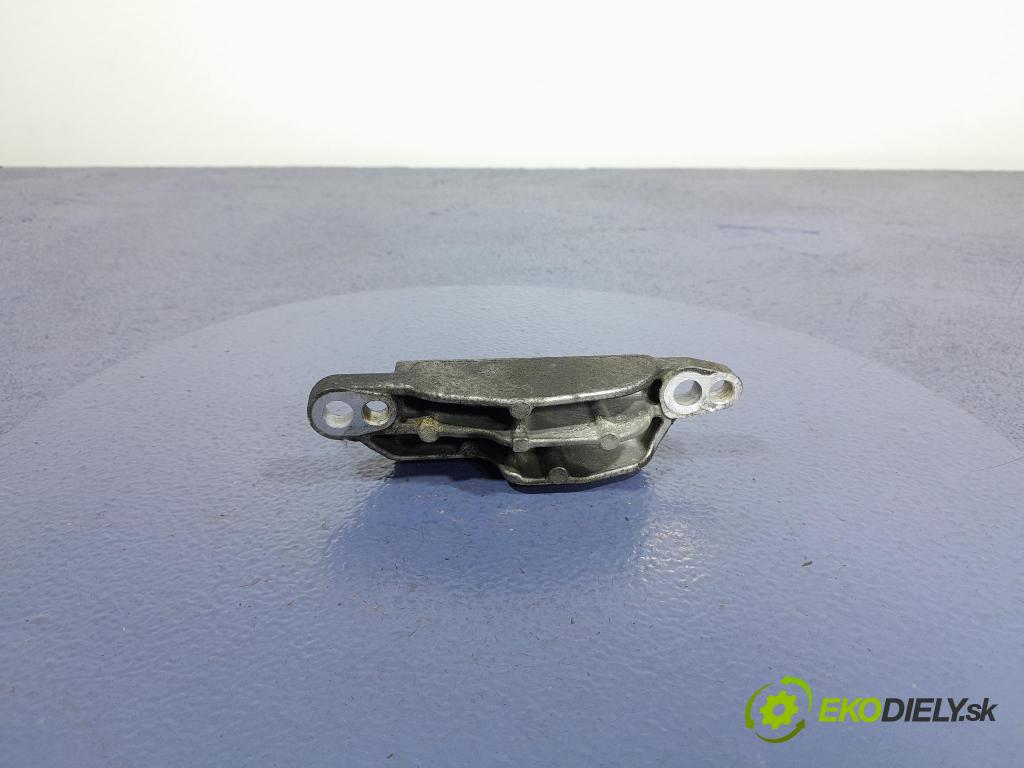 Peugeot 208 2017 Alternator 9812038580