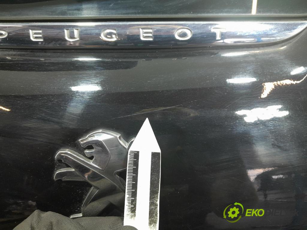 Peugeot 208 2017 zadní dveře kufra: kufr