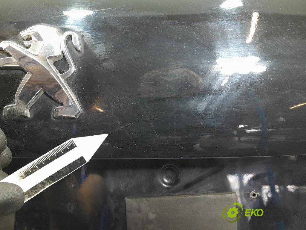 Peugeot 208 2017 zadní dveře kufra: kufr