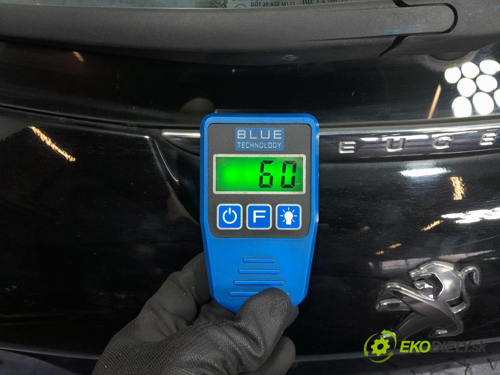 Peugeot 208 2017 zadní dveře kufra: kufr