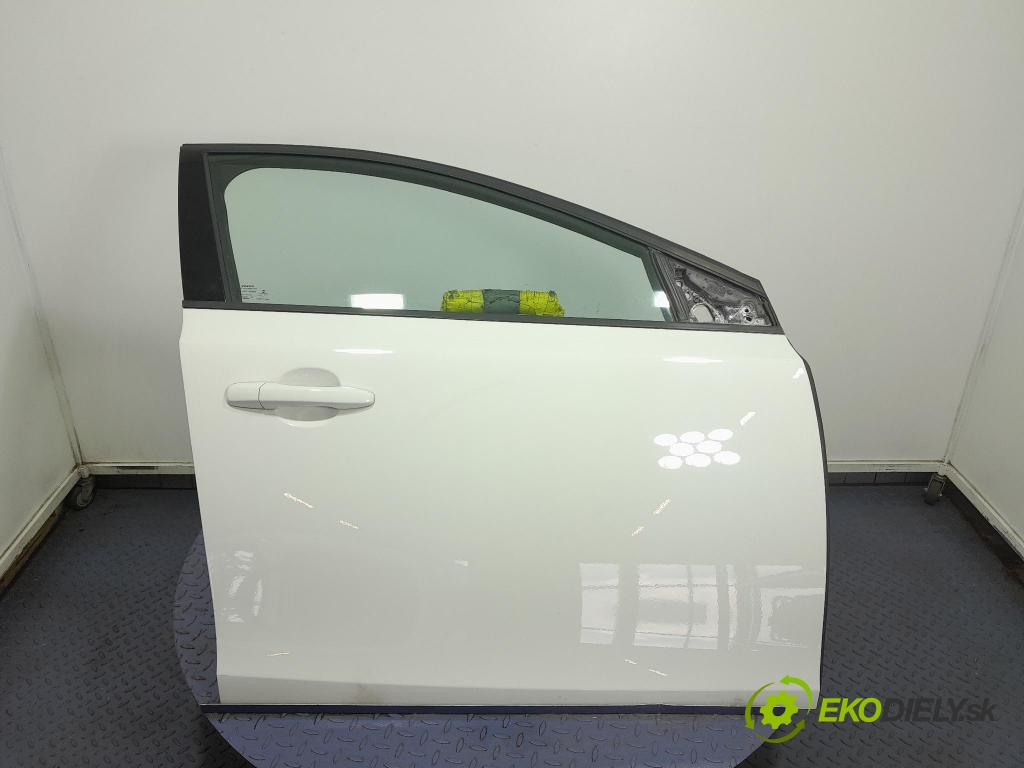 Volvo V40 2015 dveře před prave