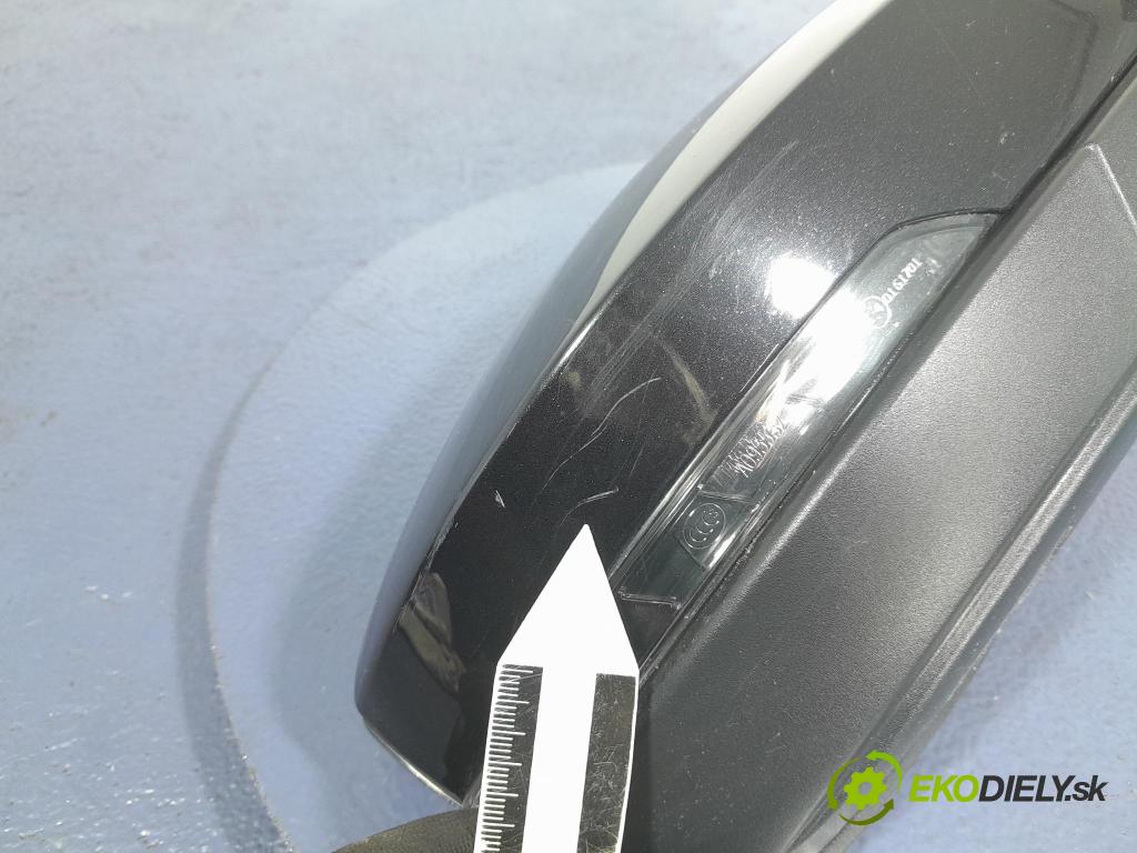 Skoda Octavia 2016 zpětné zrcátko prave