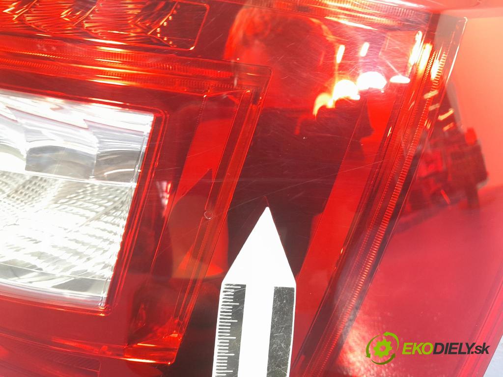 Skoda Octavia 2016 světlo Zad: Práva: Mimo: