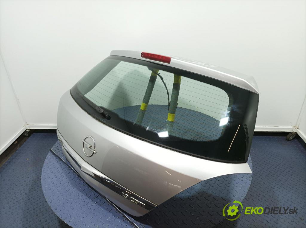 Opel Astra 2005 zadní dveře kufra: kufr