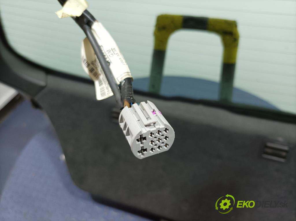 Opel Astra 2005 zadní dveře kufra: kufr 