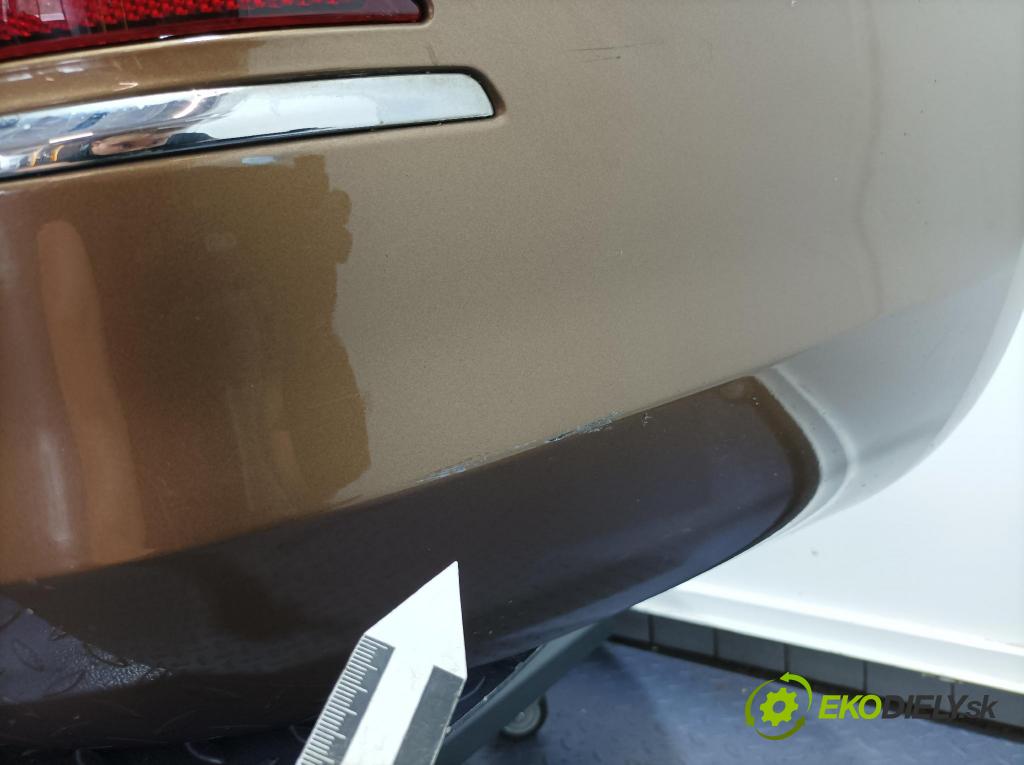 Opel Astra 2015 nárazník Zad: