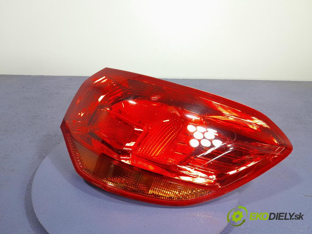 Opel Astra 2015 světlo Zad: Práva: Mimo: 13282243