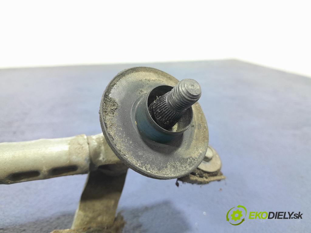 Opel Astra 2015 mechanismus motorek Stěrače: před