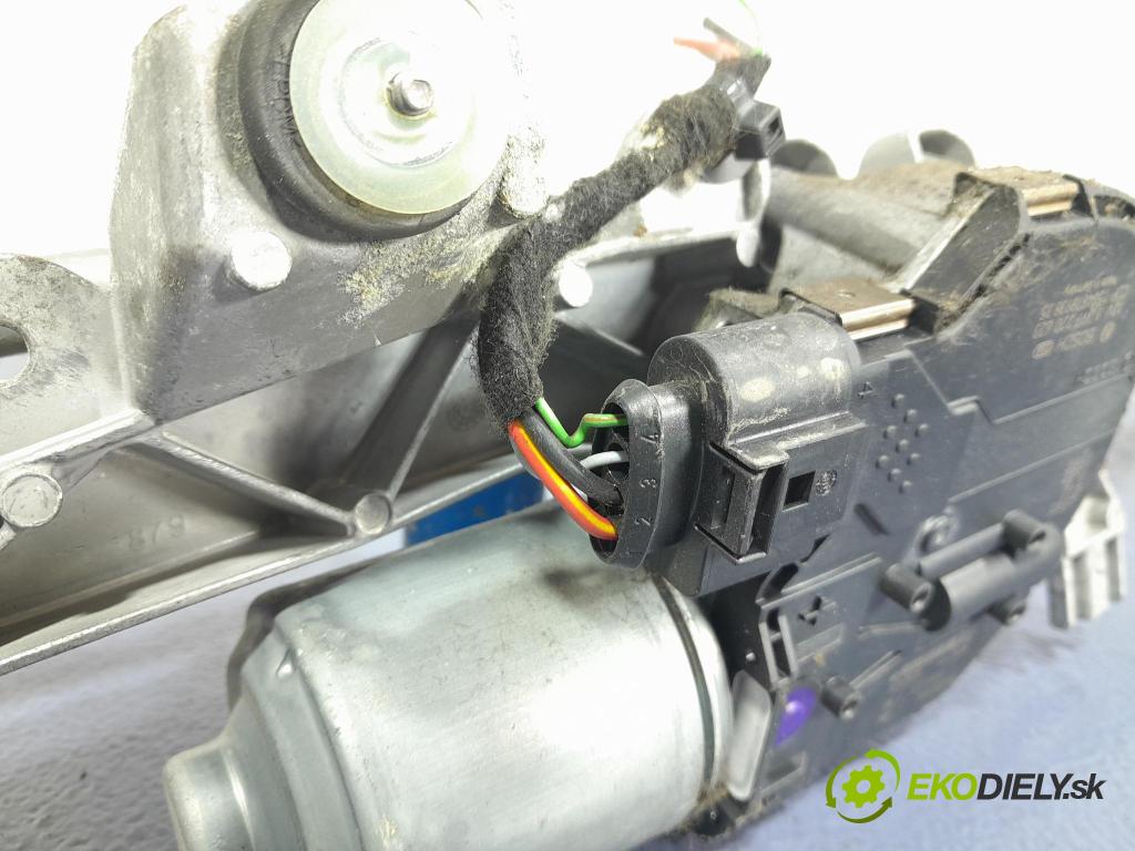 Opel Astra 2015 mechanismus motorek Stěrače: před