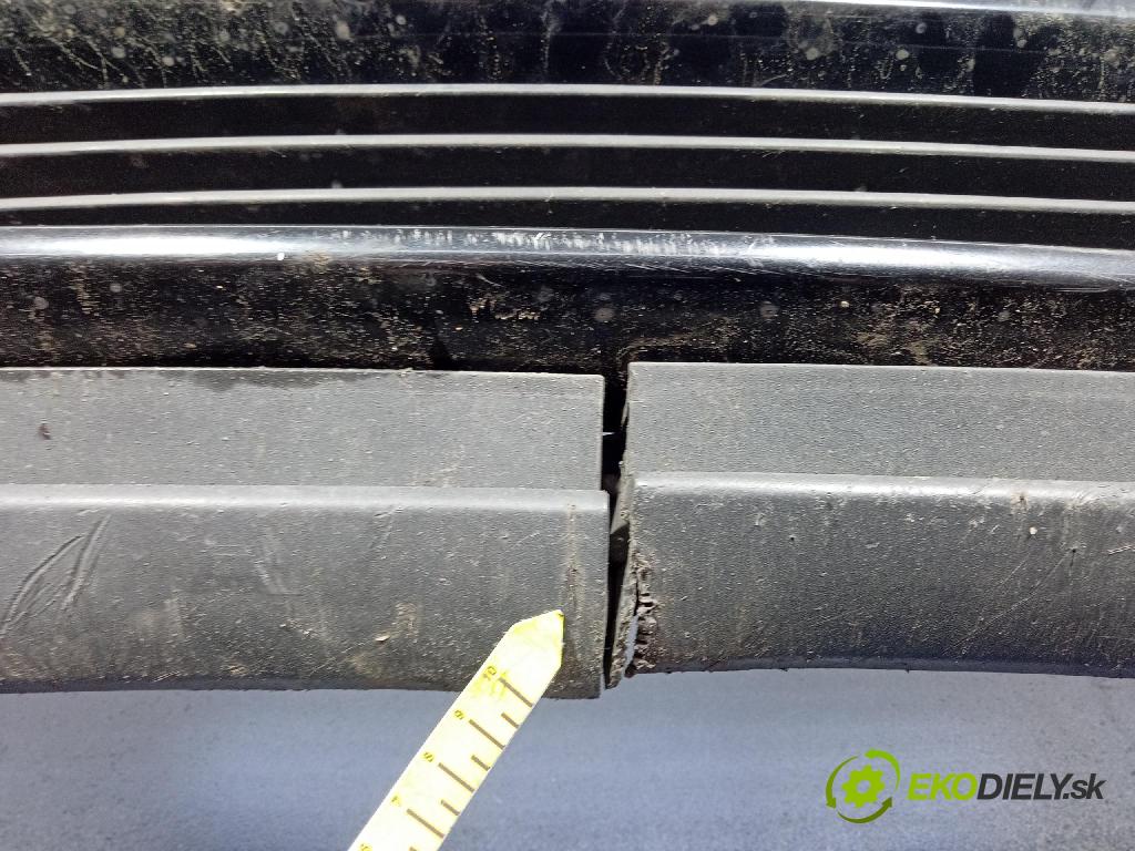 Toyota Avensis 2003 nárazník před