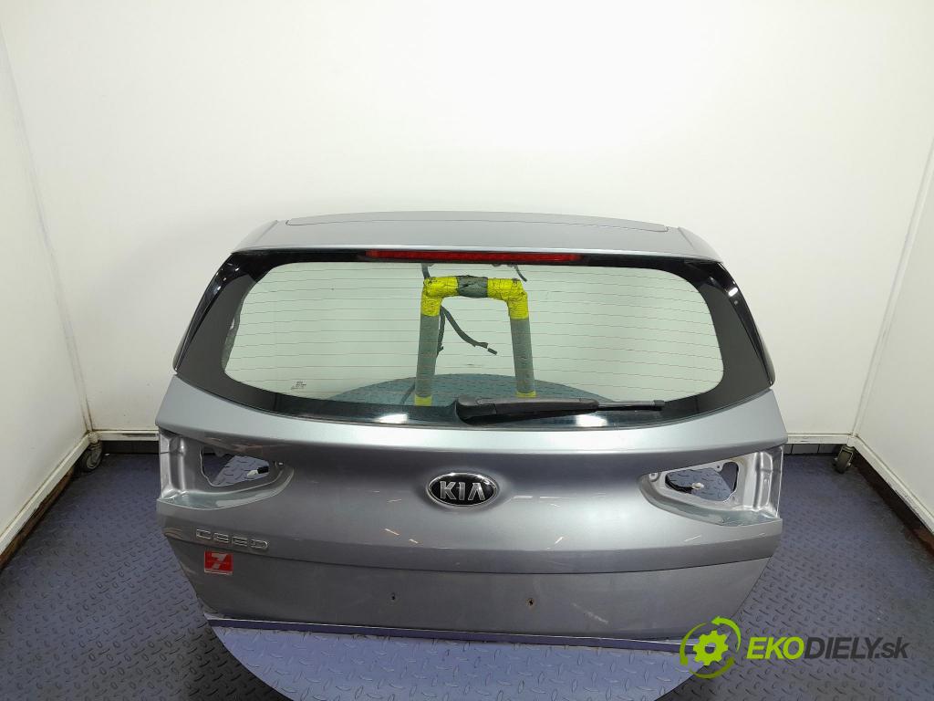 Kia Ceed 2021 zadna dveře kufra: kufra: