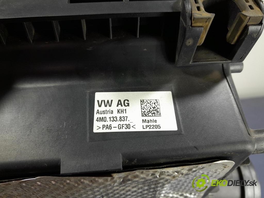 Audi Q7 2017 obal Filtre: Vzduch: 4M0133843C