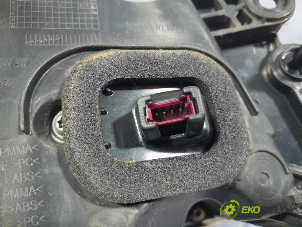Bmw Seria 7 2019 svetlo / reflektor zad Prava: Vonkajsia: 7481198